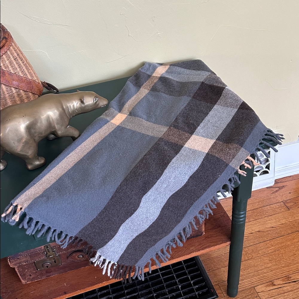 VINTAGE Grey Plaid Wool Lap Blanket
